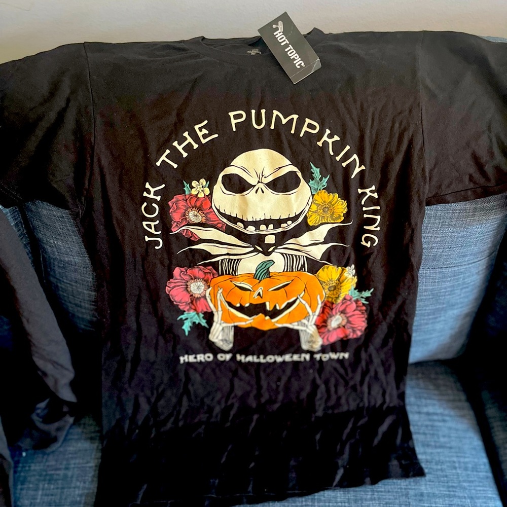 Women t-shirt Nightmare Before Christmas - NEW WITH TAGS
